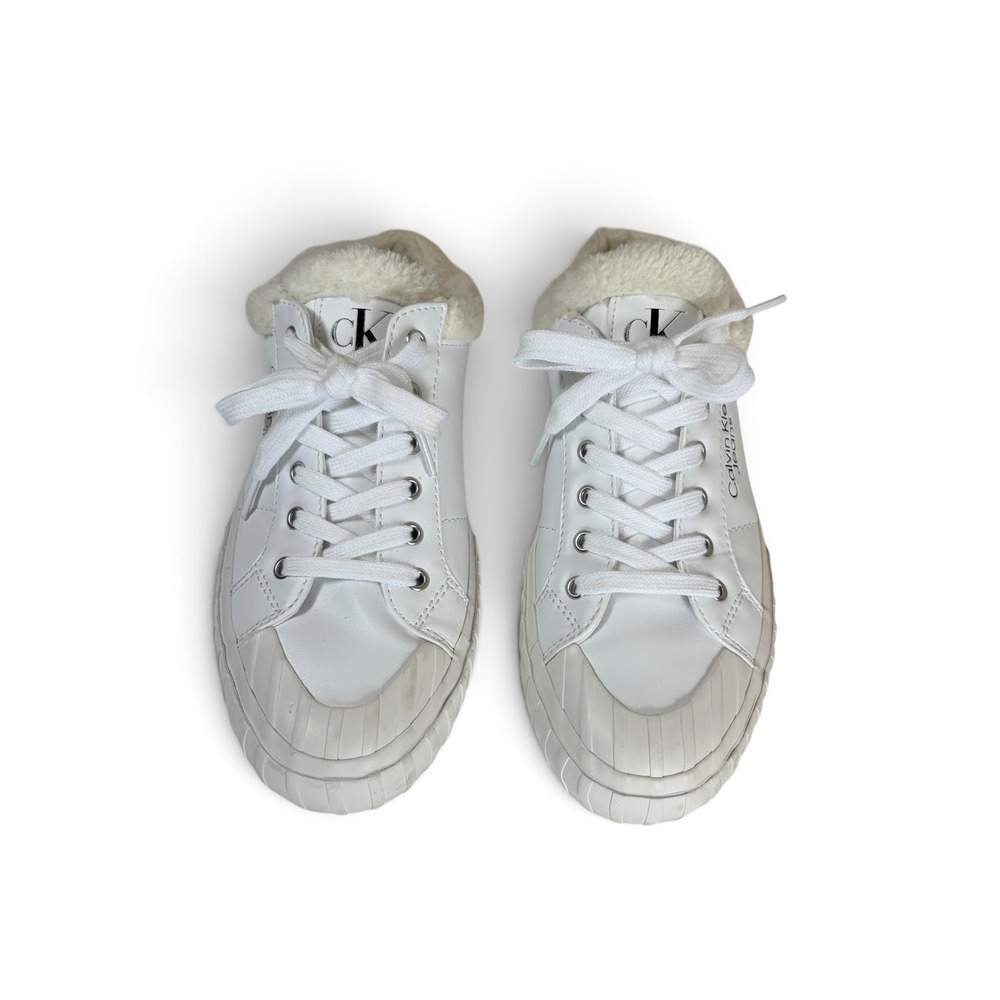 CALVIN KLEIN JEANS Women's Veronik Mule Sneaker White, 9.5M, Sherpa Lining